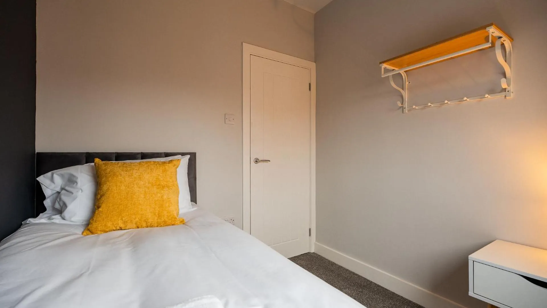 Humber House By Horizon Stays Thornaby on Tees